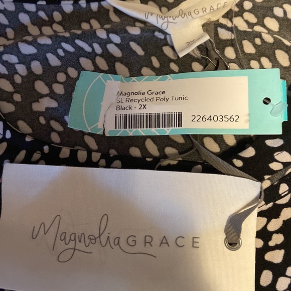 Women’s top by Magnolia Grace. Stitch fix. - Picture 7 of 7